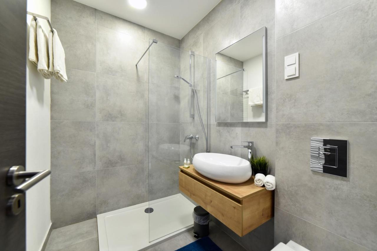 Zrinski Premium Suites & Rooms Zagreb Buitenkant foto